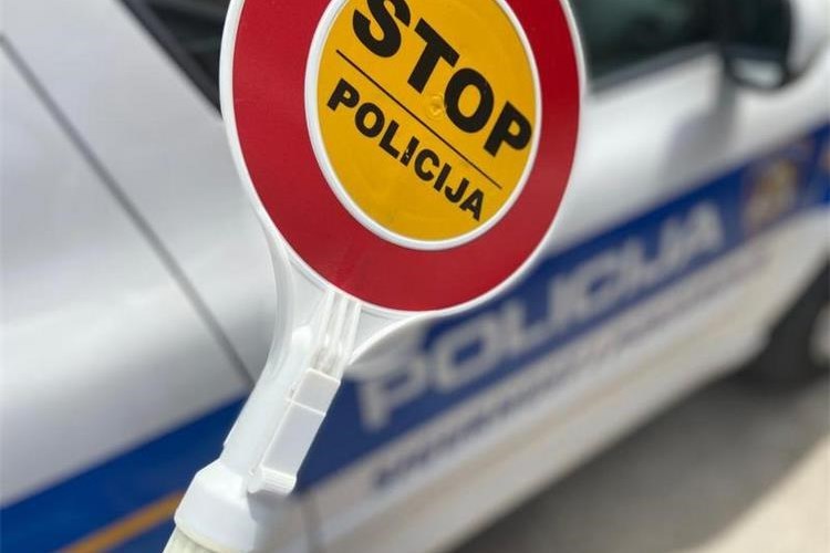 Slika /PU_BB/Policija-ilustracije/policija stop palica.jpg